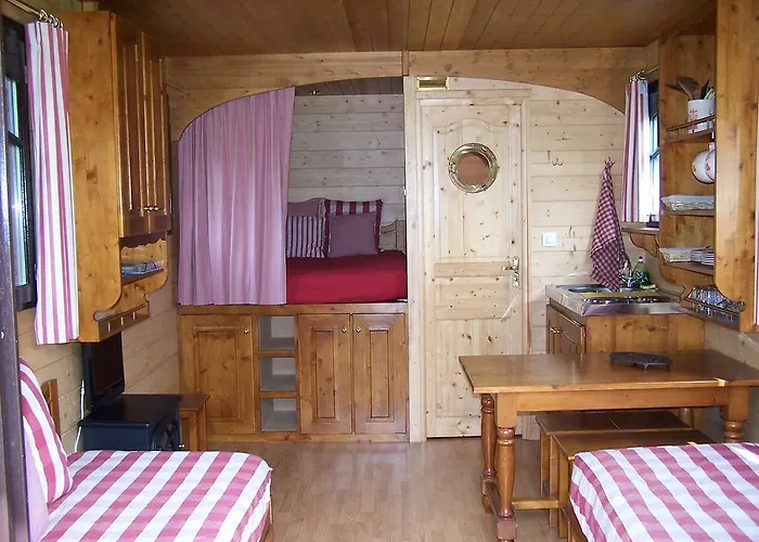 Holiday home Les Roulottes De La Risle Calleville